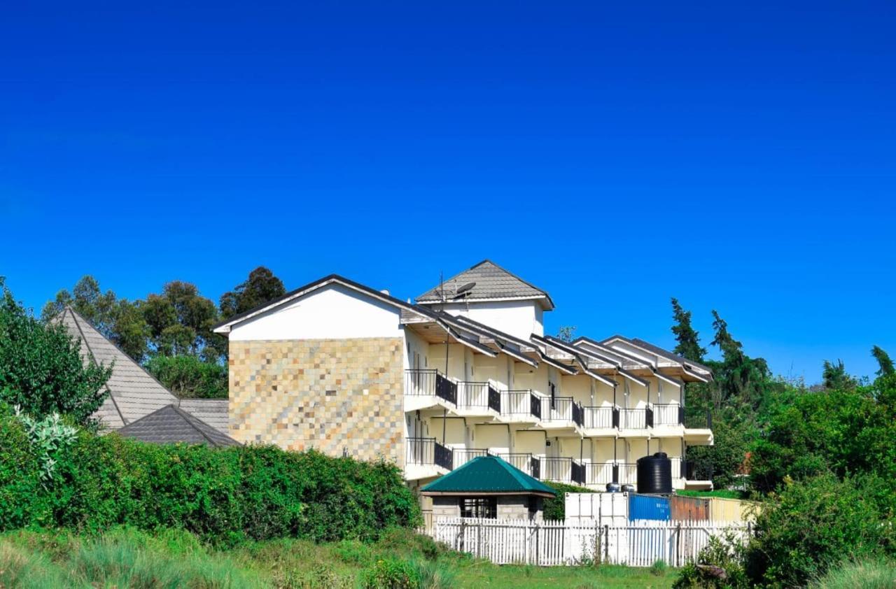 Golden Gates Hotel Thuthuriki Exterior photo